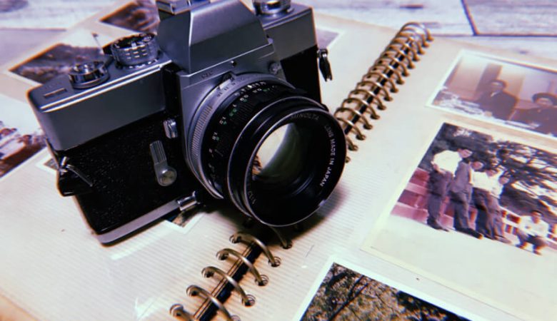 アルバムとカメラ