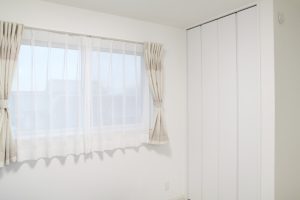 カーテンの模様替え